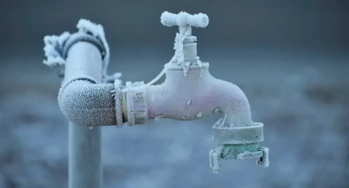 یخ زدگی لوله آب شرب در فصل زمستان 326584865431